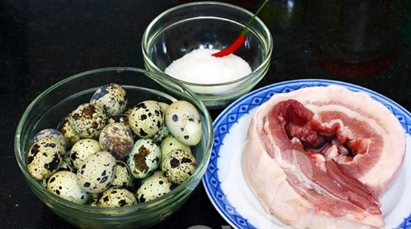 Công thức thịt heo kho tàu với trứng cút đơn giản