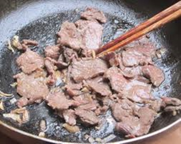 Cách xào thịt bò đơn giản