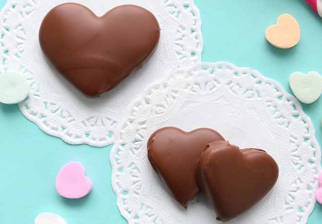 Cách làm kẹo socola hình trái tim đẹp mắt tặng người yêu